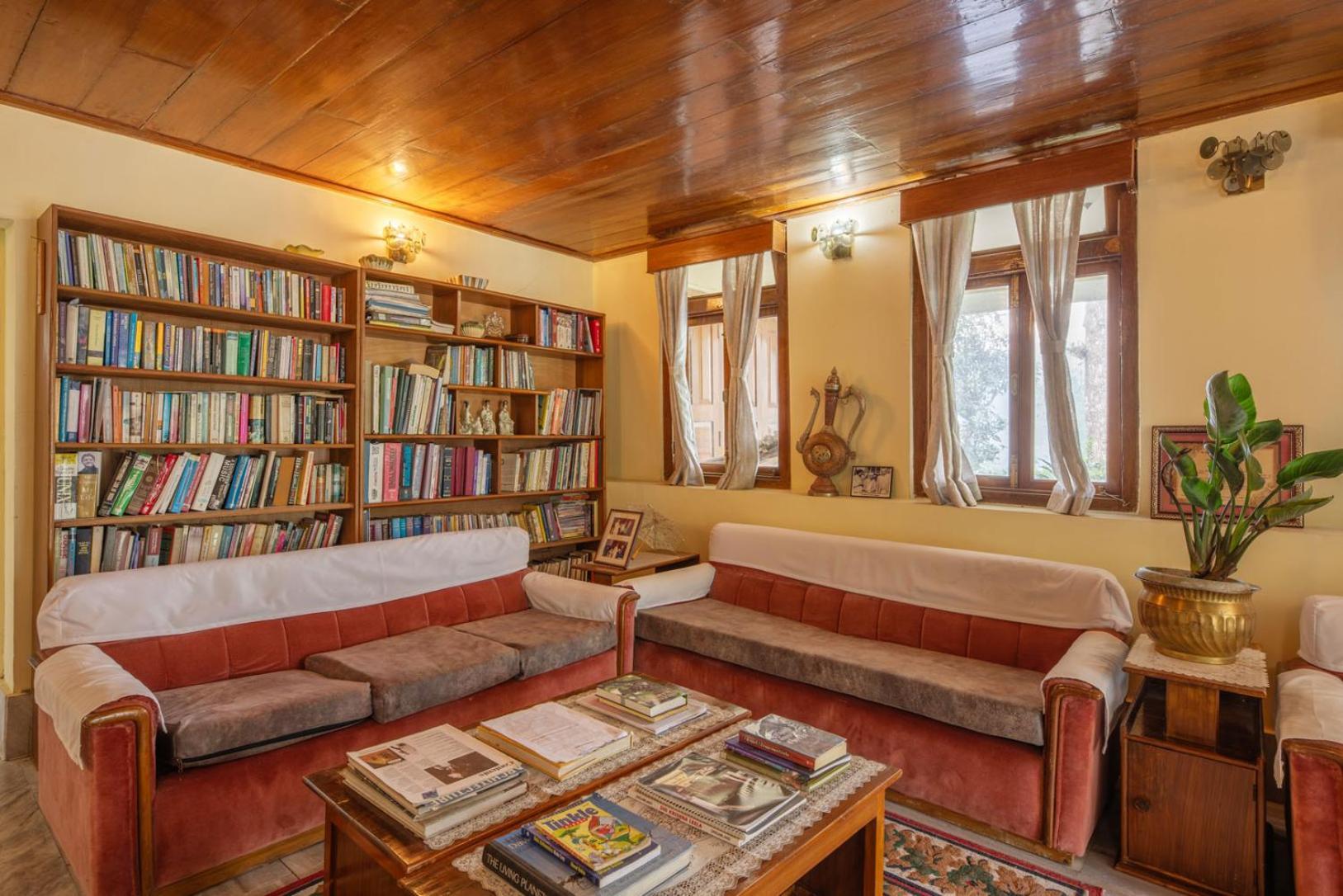 La Ipsing Farm By Stayvista - 3 Bhk Villa With Balcony, Mountain View, Indoor Games, And Pet Friendly Samdong Eksteriør bilde