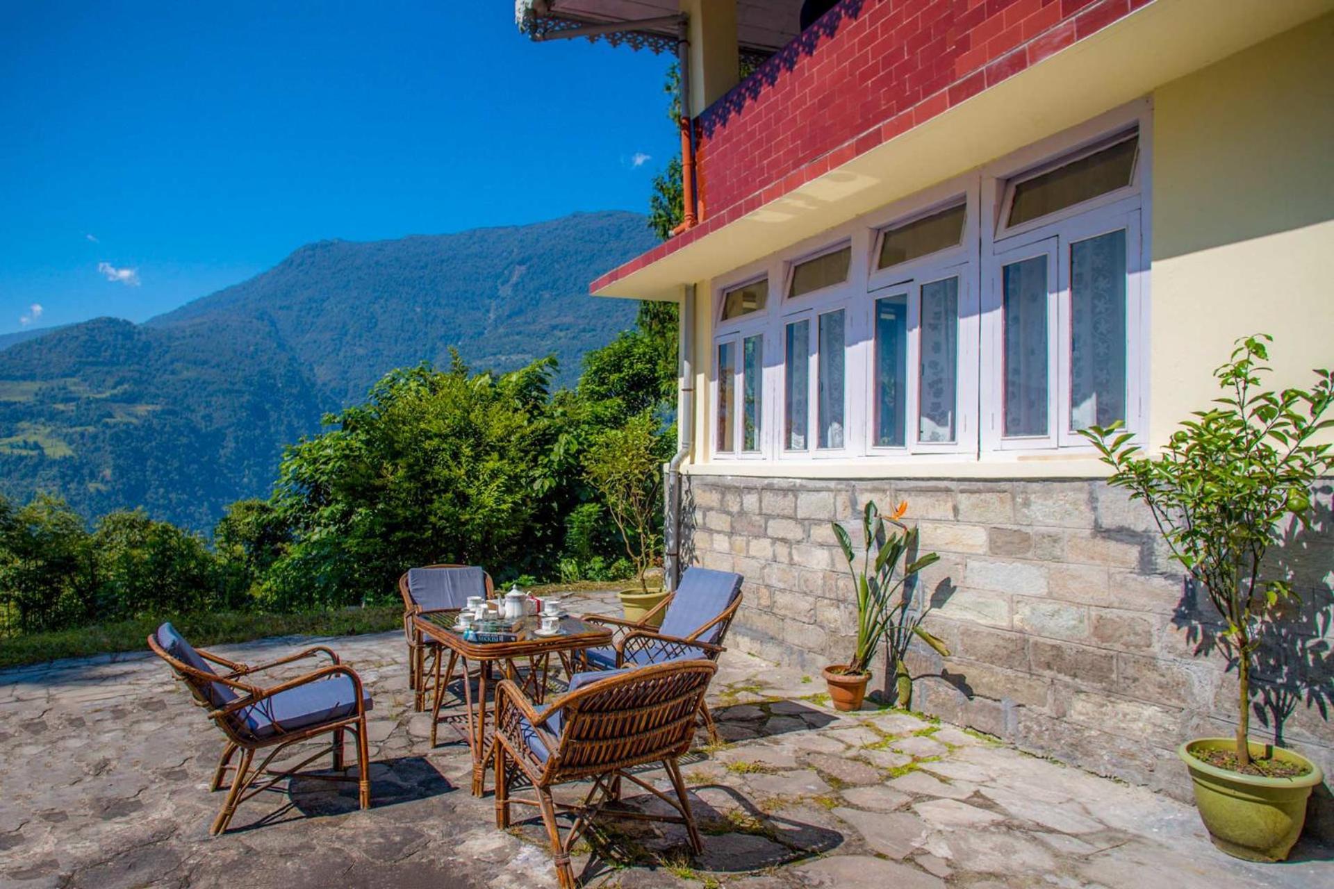 La Ipsing Farm By Stayvista - 3 Bhk Villa With Balcony, Mountain View, Indoor Games, And Pet Friendly Samdong Eksteriør bilde