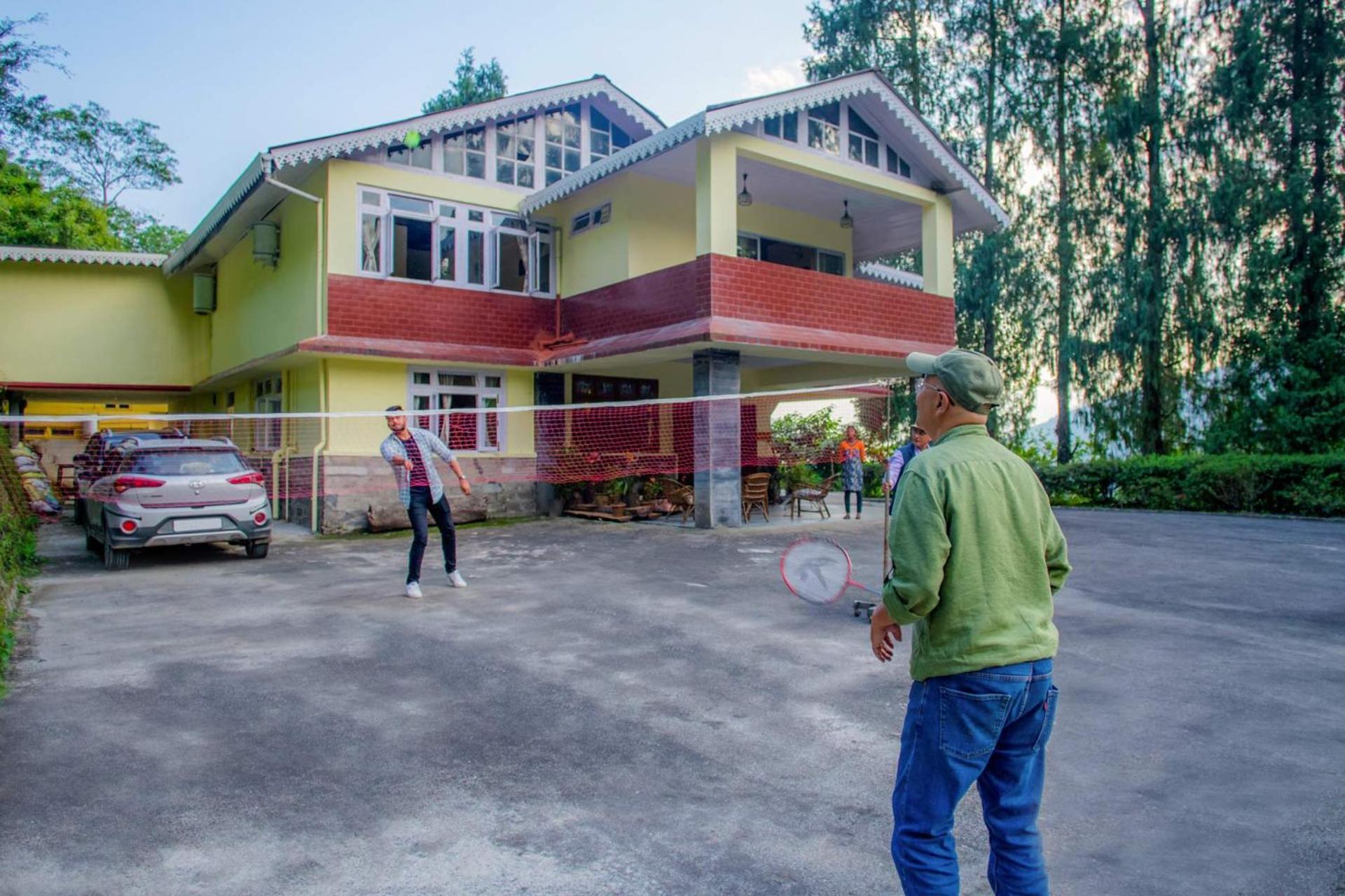 La Ipsing Farm By Stayvista - 3 Bhk Villa With Balcony, Mountain View, Indoor Games, And Pet Friendly Samdong Eksteriør bilde