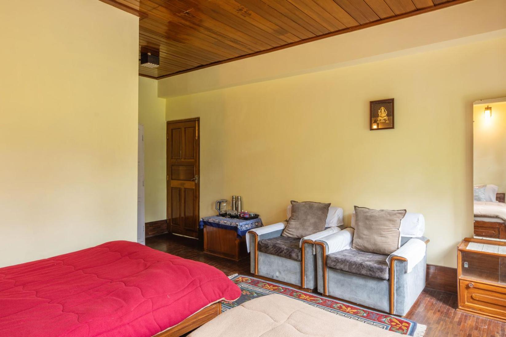 La Ipsing Farm By Stayvista - 3 Bhk Villa With Balcony, Mountain View, Indoor Games, And Pet Friendly Samdong Eksteriør bilde